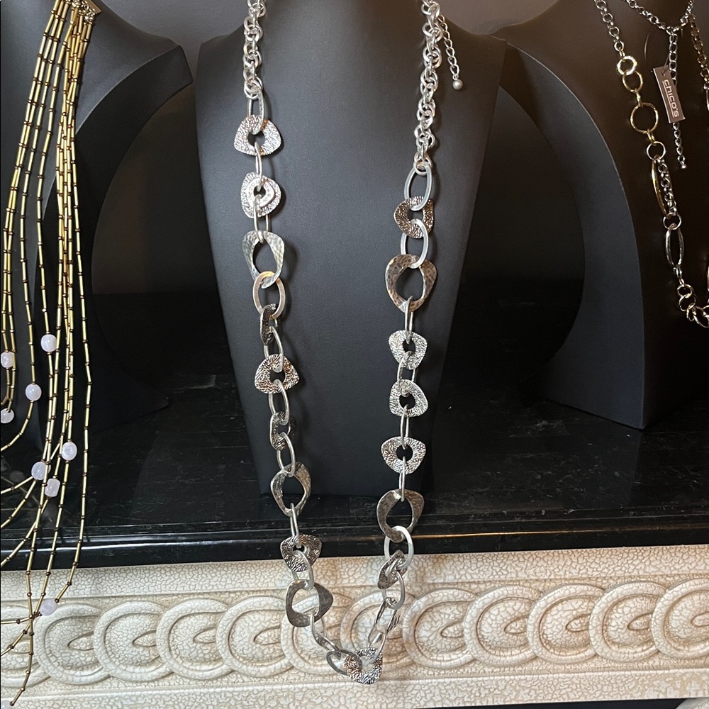 #O223.      Chico’s Silver  Link Necklace